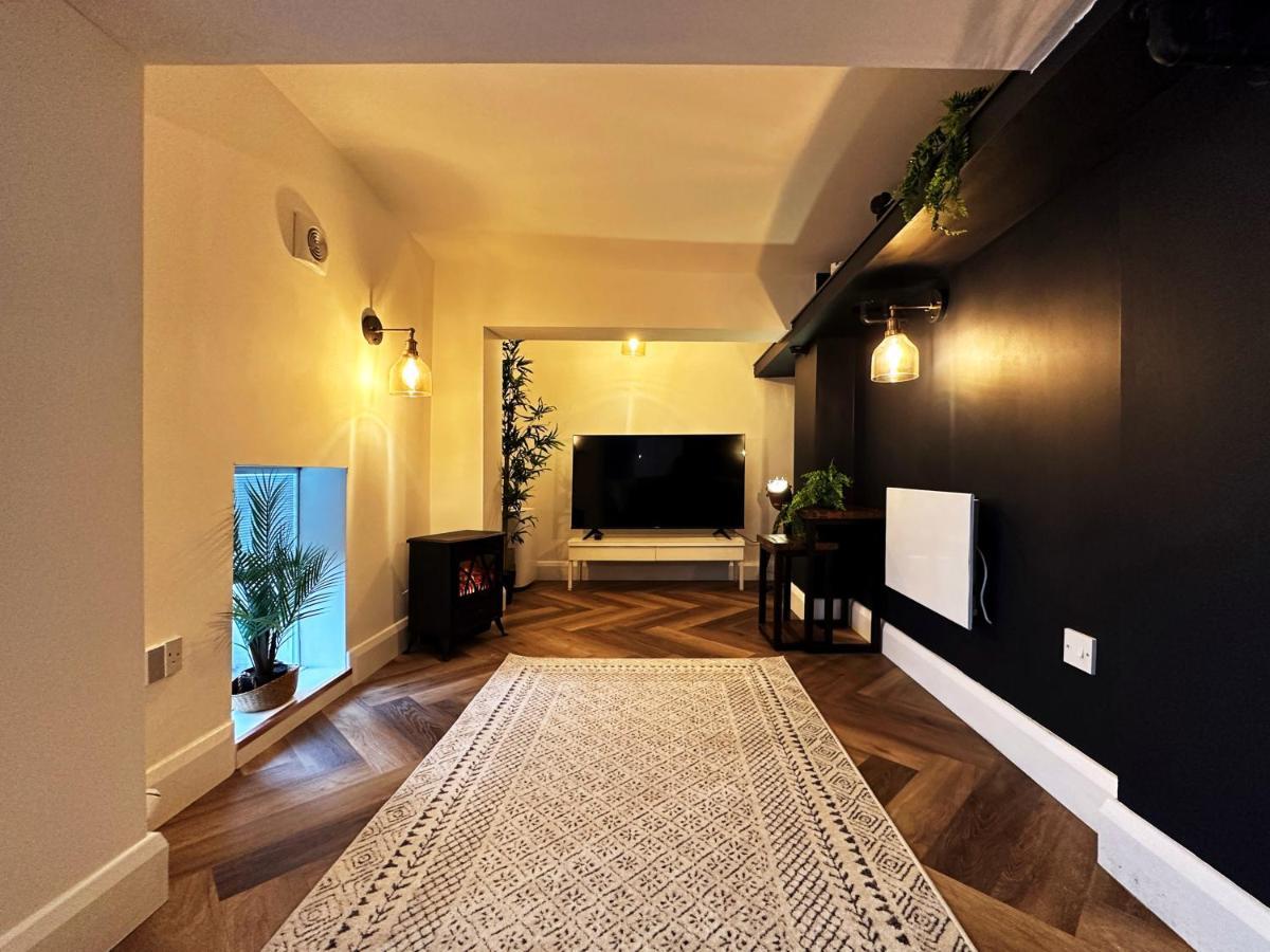 Liam Place Near Hyde Park - 1 Double Bed, 1 Sofa Bed, Spacious Apartment, Private Entrance ลอนดอน ภายนอก รูปภาพ