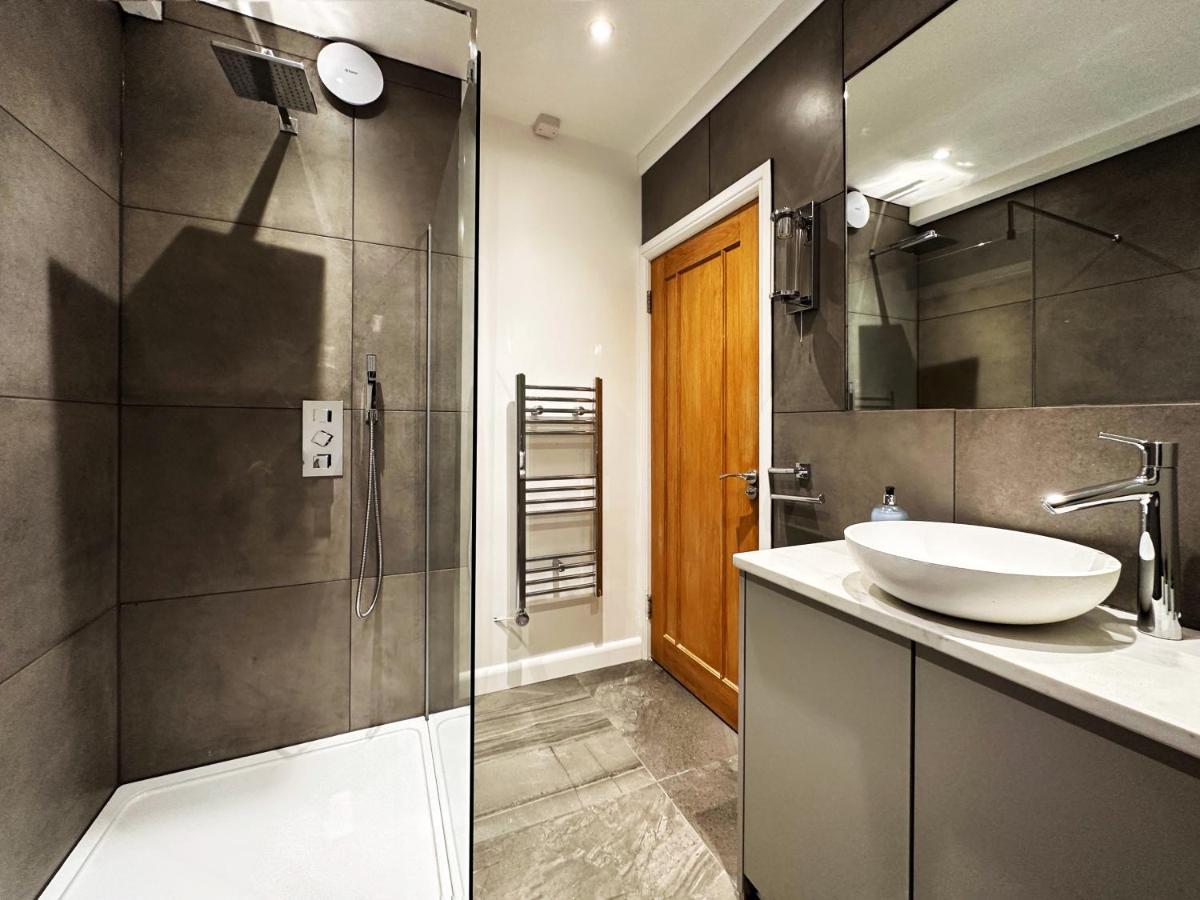 Liam Place Near Hyde Park - 1 Double Bed, 1 Sofa Bed, Spacious Apartment, Private Entrance ลอนดอน ภายนอก รูปภาพ